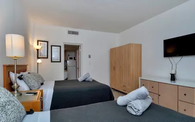 Photo 3 - Lovely Little Studio With Pool, Hallandale Beach:)