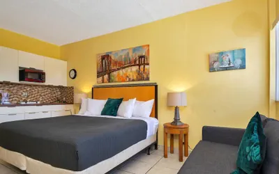 Photo 2 - Cozy Studio Hallandale Beach, Near the Ocean :)