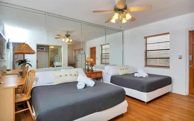 Photo 4 - Lovely Apt, Hollywood Beach, 1/2 Block From Ocean!