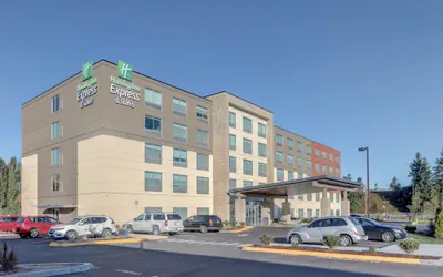 Photo 2 - Holiday Inn Express & Suites Auburn Downtown by IHG