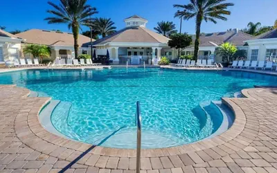 Photo 2 - 3BR Wndsr Plms Townhome by FS FL VH-2367