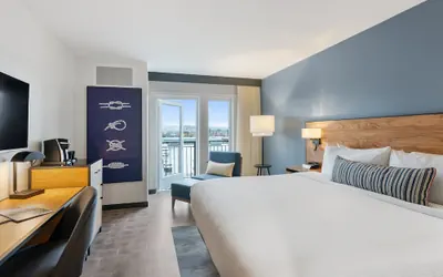 Photo 5 - Hotel Indigo Everett - Waterfront Place by IHG