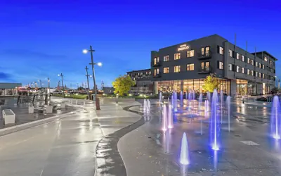 Photo 2 - Hotel Indigo Everett - Waterfront Place by IHG