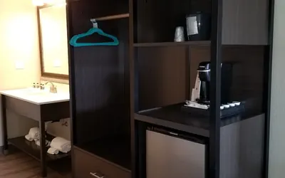 Photo 4 - The Hotel Y, a Dazzler Select by Wyndham