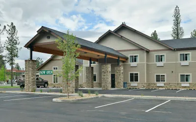Photo 2 - GrandStay Hotel & Suites