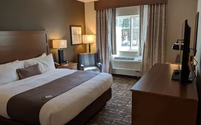 Photo 5 - GrandStay Hotel & Suites