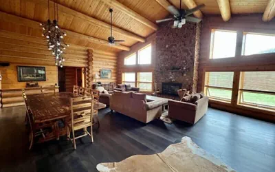 Photo 4 - Black Tree Resort