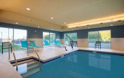 Photo 2 - Holiday Inn Express & Suites Beloit by IHG