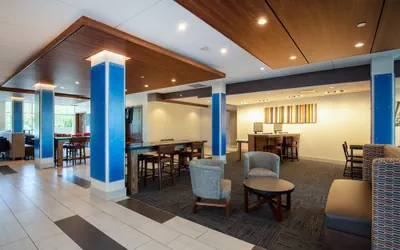 Photo 4 - Holiday Inn Express & Suites Beloit by IHG