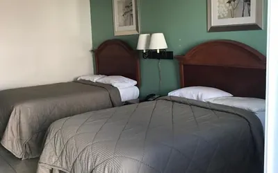 Photo 5 - Lakeside inn