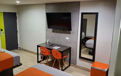 Photo 4 - Exclusivo Inn & Suites
