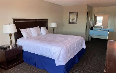 Photo 5 - Executive Inn