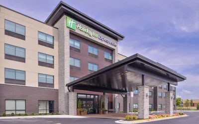 Photo 2 - Holiday Inn Express & Suites Olathe West by IHG