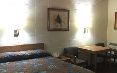 Photo 4 - Lazy U Motel