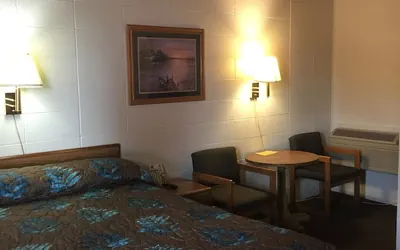 Photo 3 - Lazy U Motel