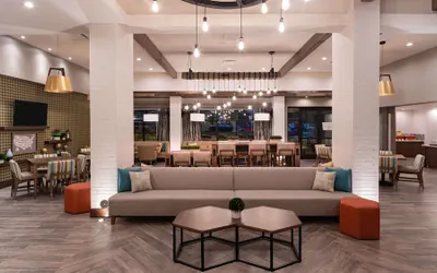 Photo 5 - Hampton Inn Riverside Downtown