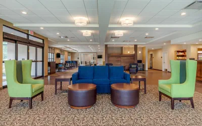 Photo 4 - Comfort Inn & Suites Florence Center Area