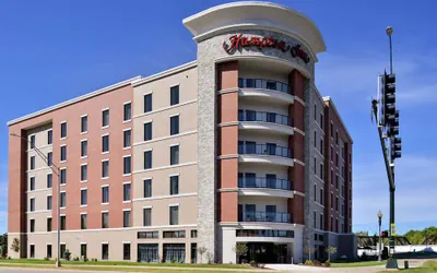Photo 2 - Hampton Inn Cedar Falls Downtown