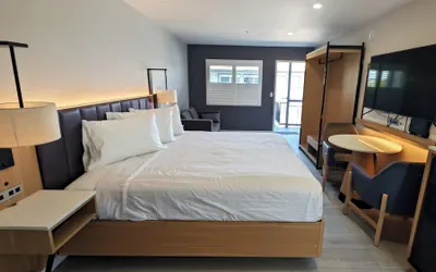 Photo 5 - Luxury Inn