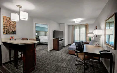 Photo 3 - Staybridge Suites Holland by IHG