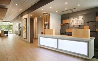 Holiday Inn Express & Suites Warsaw - E Center by IHG