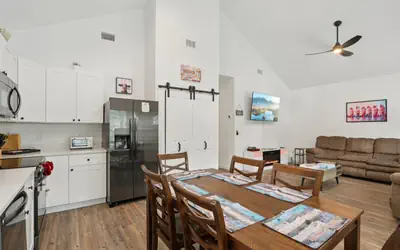 Modern 3BR/2BA/6Beds • Couples • Near Downtown