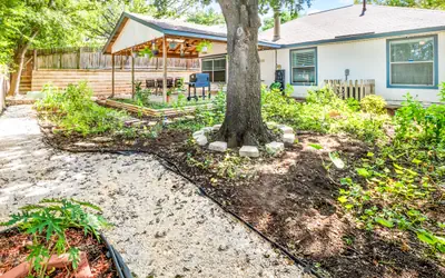 40% Monthly Discount Modern Retreat | No Stairs, Game Lounge, BBQ, Patio