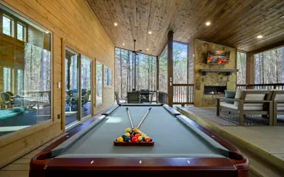 Luxury 2 bedroom + Pool Table + Near ATV Trails + Pet Friendly