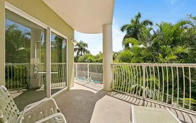 Modern, Spacious & Clean Beach Getaway