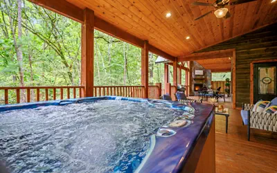 Rated Top 10 One Bedroom + No Cabins Behind Property + Private Oversized Deck