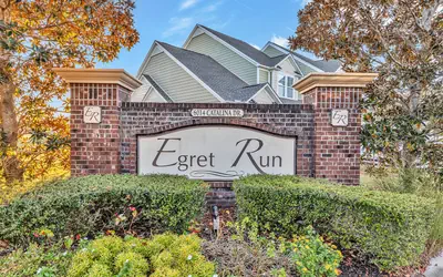 Family friendly spacious Barefoot townhome w/ neighborhood pool & 4 golf courses