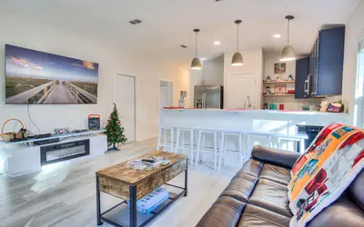 Close to downtown, 3BR,6Beds,Movies, Ping Pong,Fun