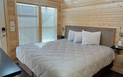 061B Grand Canyon Chalet near South Rim King Bed