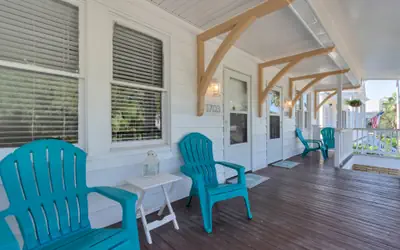 2 Apartments (side by side) in Historical Galveston - 8 min walk to beach!