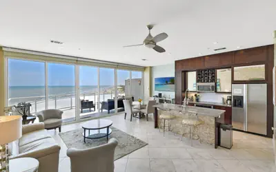 XL Terrace, Lazy River, I/O Pools, Game Room, Spa, Beach, Luxury 2/2 Penthouse!