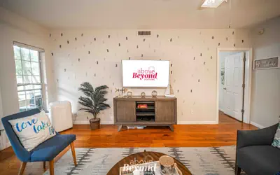 Meet Me at the Lake - Gated Staycation Hideaway