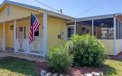 Last Minute April Dates Available! Book Now! Short Walk to Beach!