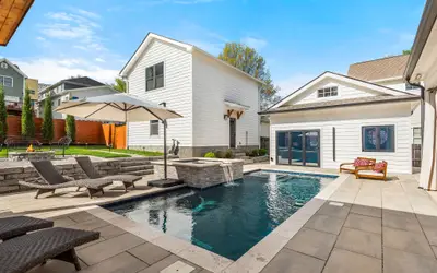 Luxe Outdoor Retreat - Grand Outdoor Space