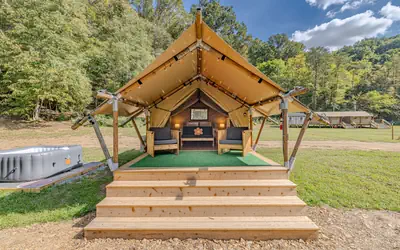 Elevated Glamping|HotTub|Near PF,GBurg & Asheville