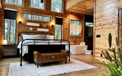 Weekend in the Woods: The Perfect Romantic Getaway