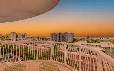 Beachfront Condo | Gulf Views | Walk to Sand