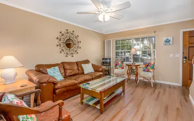 STEPS from Flagler Avenue! Charming Home with Private Garage and Full Kitchen!