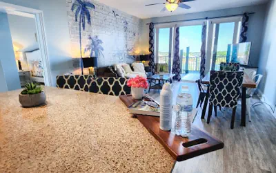 Gorgeous Unit, Fantastic Location, Best amenities with a private boardwalk