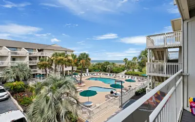 Breakers 220 Hilton Head • Oceanfront • Heated Pool • Elevator • Renovated