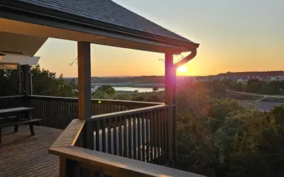 Lakeview Retreat • Wifi • Couple Escape and More