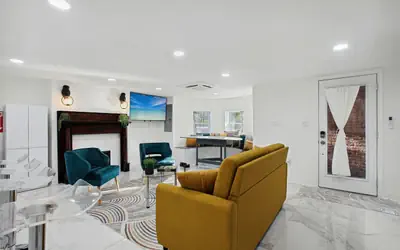 GardenLevel 4BR/2.5BA-Parking+By Convention Center