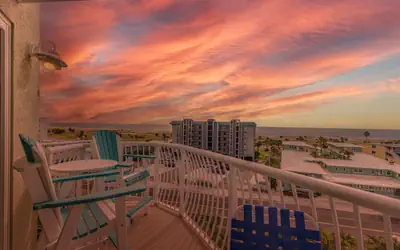 Slow M'Ocean Penthouse - Treasure Island, FL 🌴
