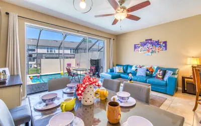 Magical Getaway Close to Disney! Pool, Gym, & WiFi