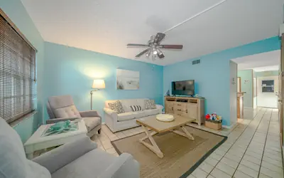 Flagler Avenue adjacent Dog Friendly Home with Garage! Stroll to the Beach!