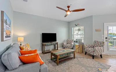ON Flagler Avenue! Dog Friendly with Balcony and Parking. Walk to the Beach!